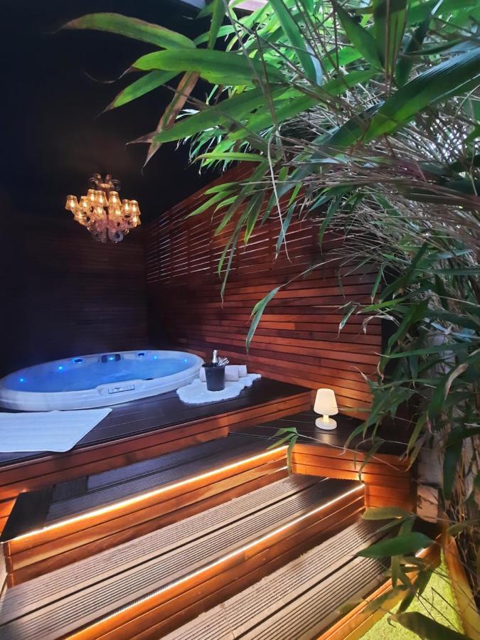 Jacuzzi *
